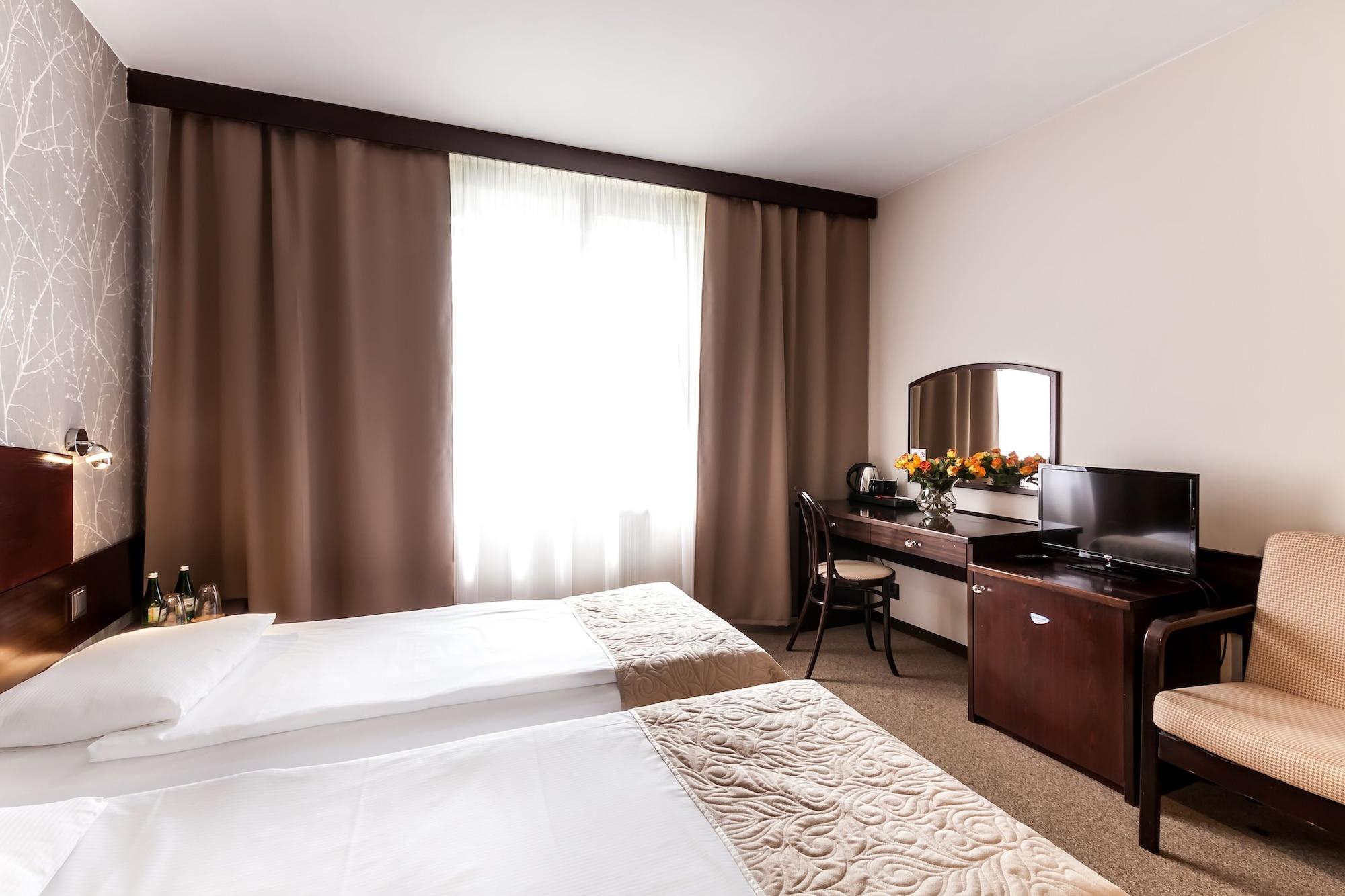 Go Cracow Resort Krakow Ngoại thất bức ảnh