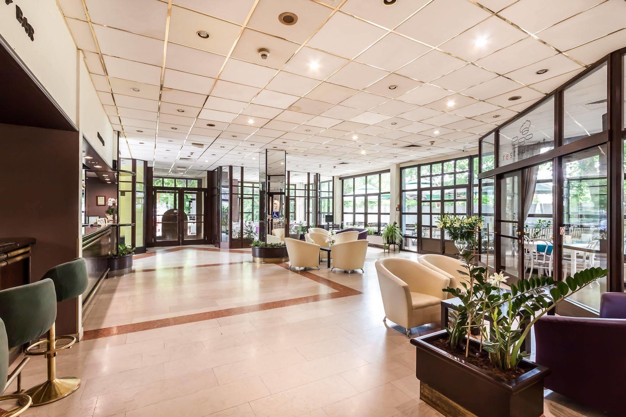 Go Cracow Resort Krakow Ngoại thất bức ảnh